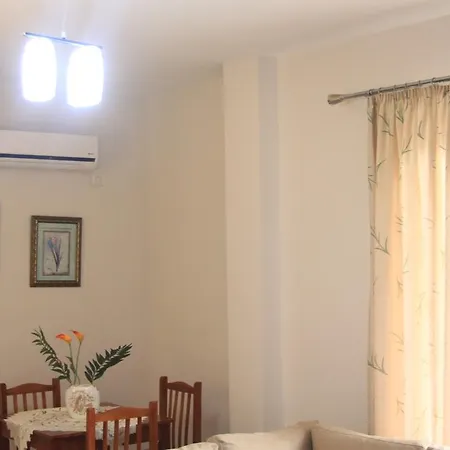 Relax Apts * סרנדה
